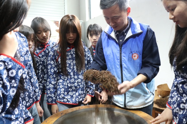 非遗炒茶.JPG