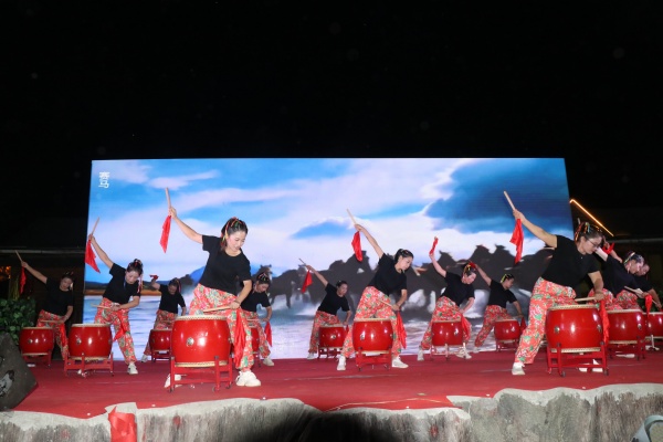 1792805791315536.jpg 威风锣鼓《策马》.JPG